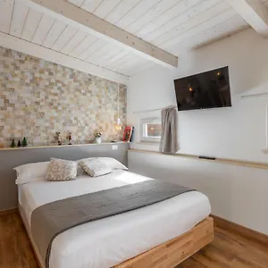 Loft 35 - Private Parking , Quartu SantʼElena Italien